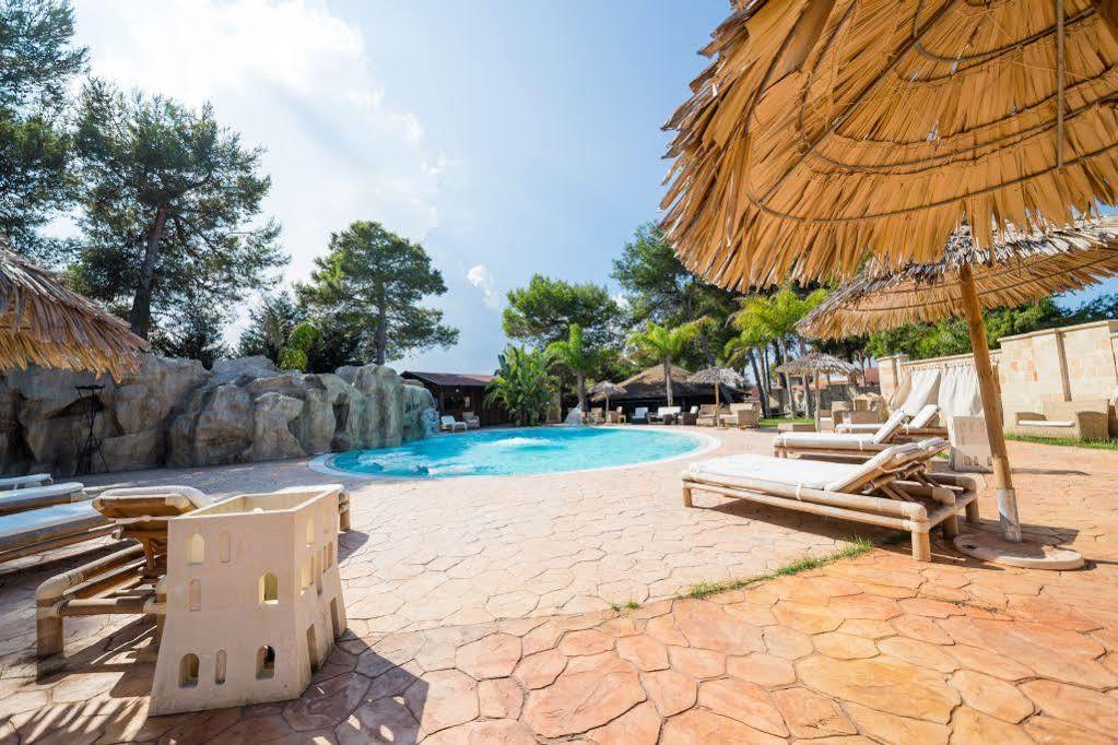 Hotel Barone Di Mare Melendugno Exterior foto